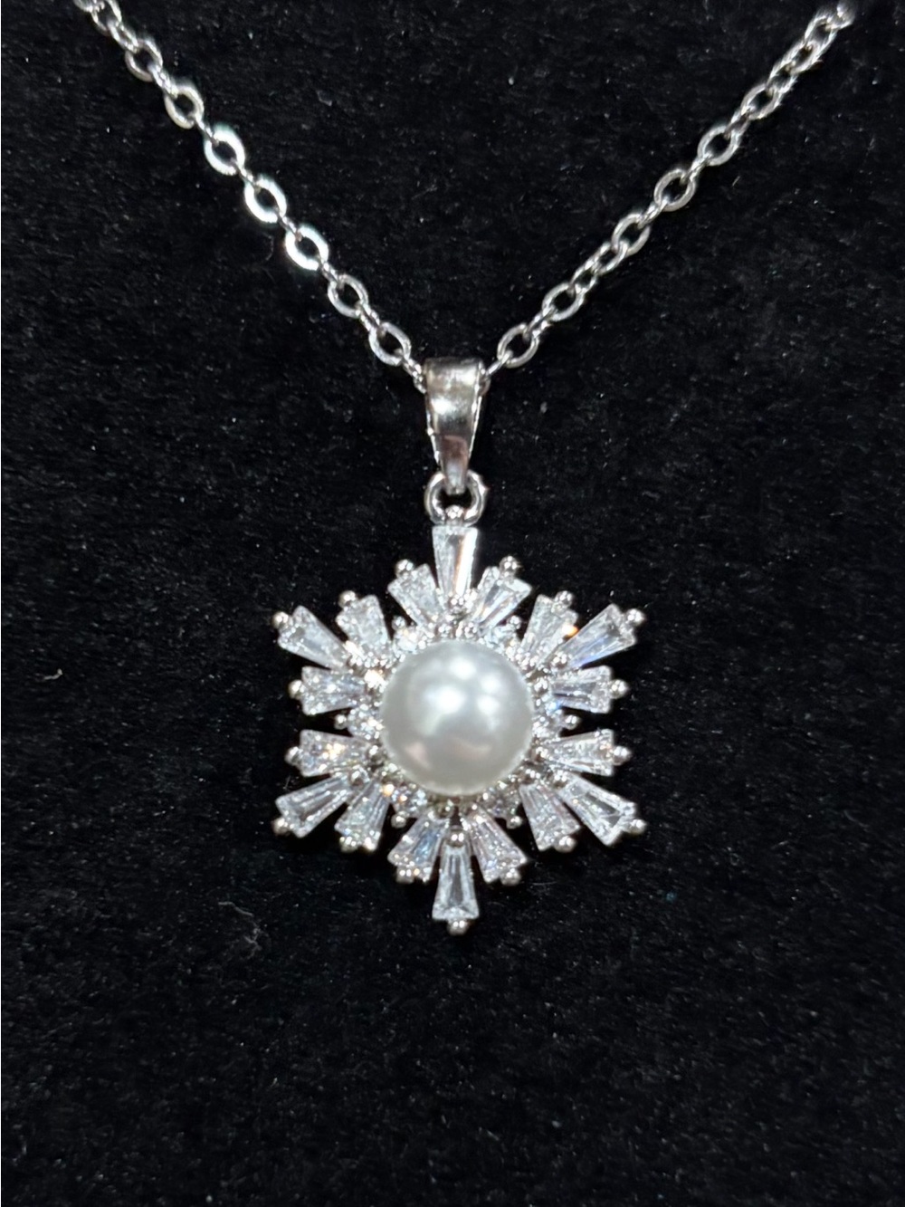 New Classic Silver Pearl Starburst CZ Pendant Necklace - White